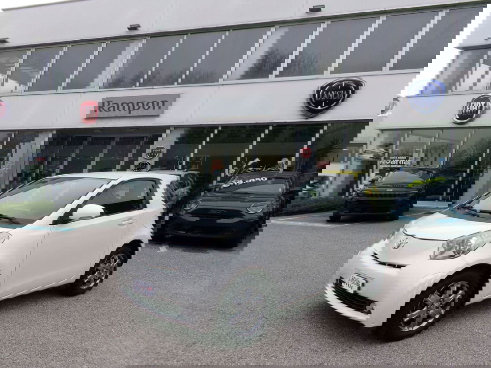 Toyota iQ usata a Venezia (4)