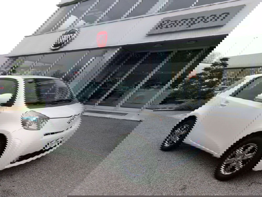 Toyota iQ usata a Venezia (6)