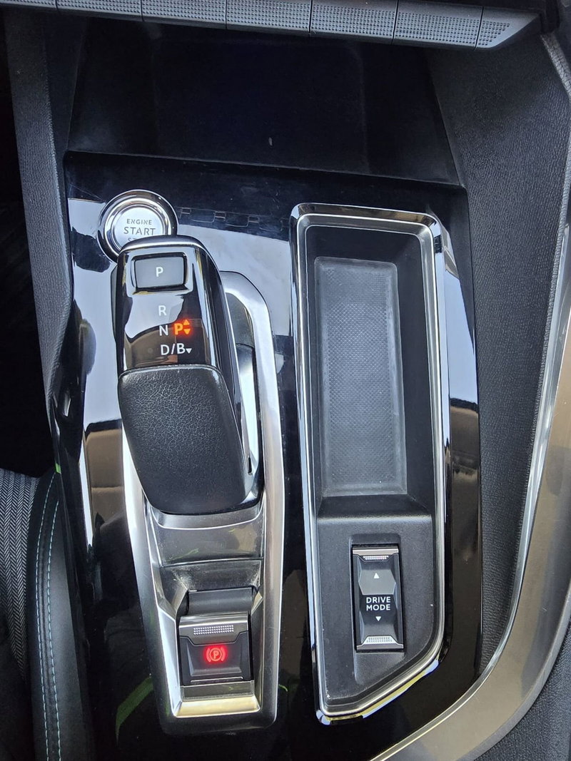 Peugeot 3008 usata a Massa-Carrara (16)