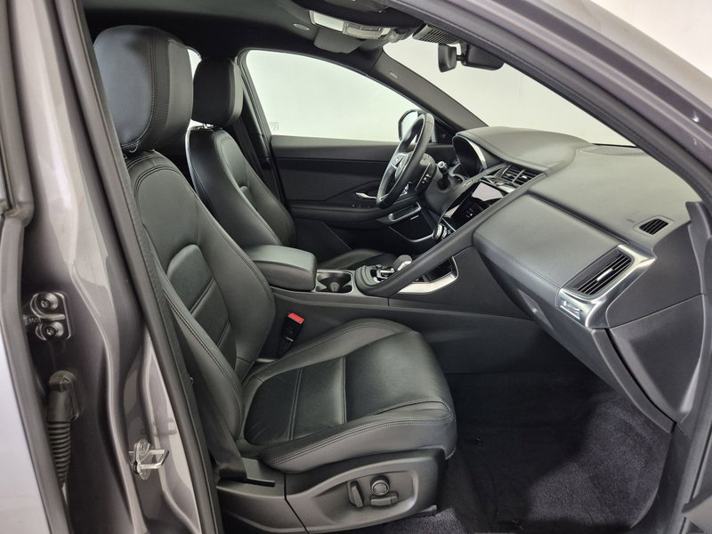 Jaguar E-Pace usata a Torino (3)