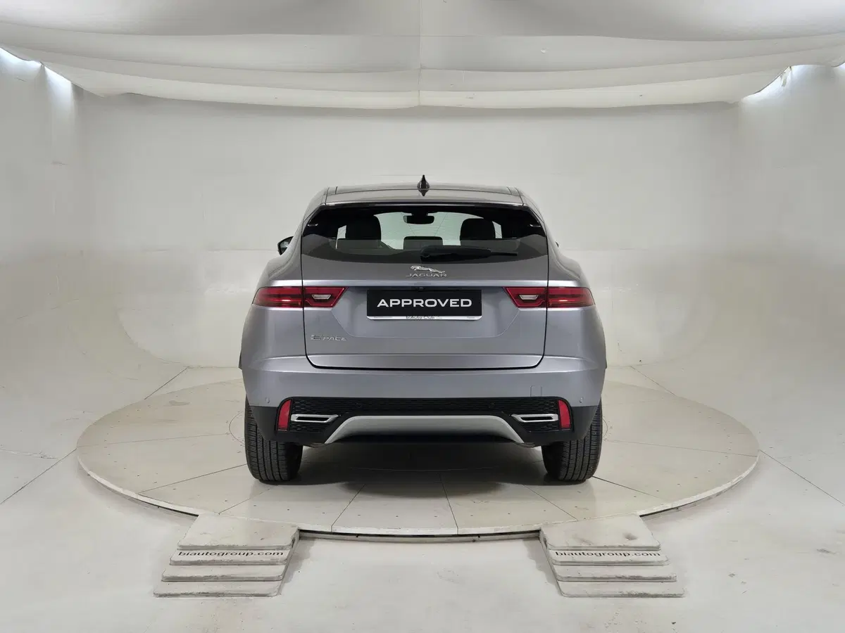 Jaguar E-Pace usata a Torino (7)