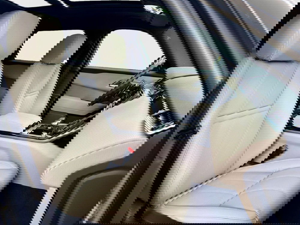 Land Rover Range Rover Velar usata a Bari (3)