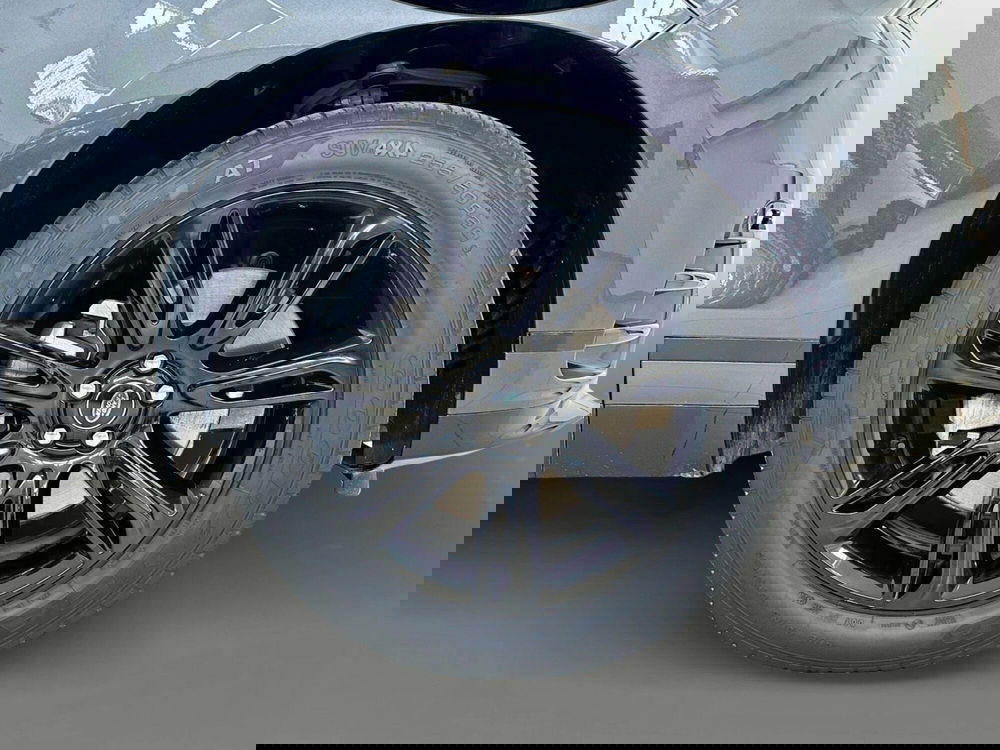 Land Rover Range Rover Velar usata a Bari (9)