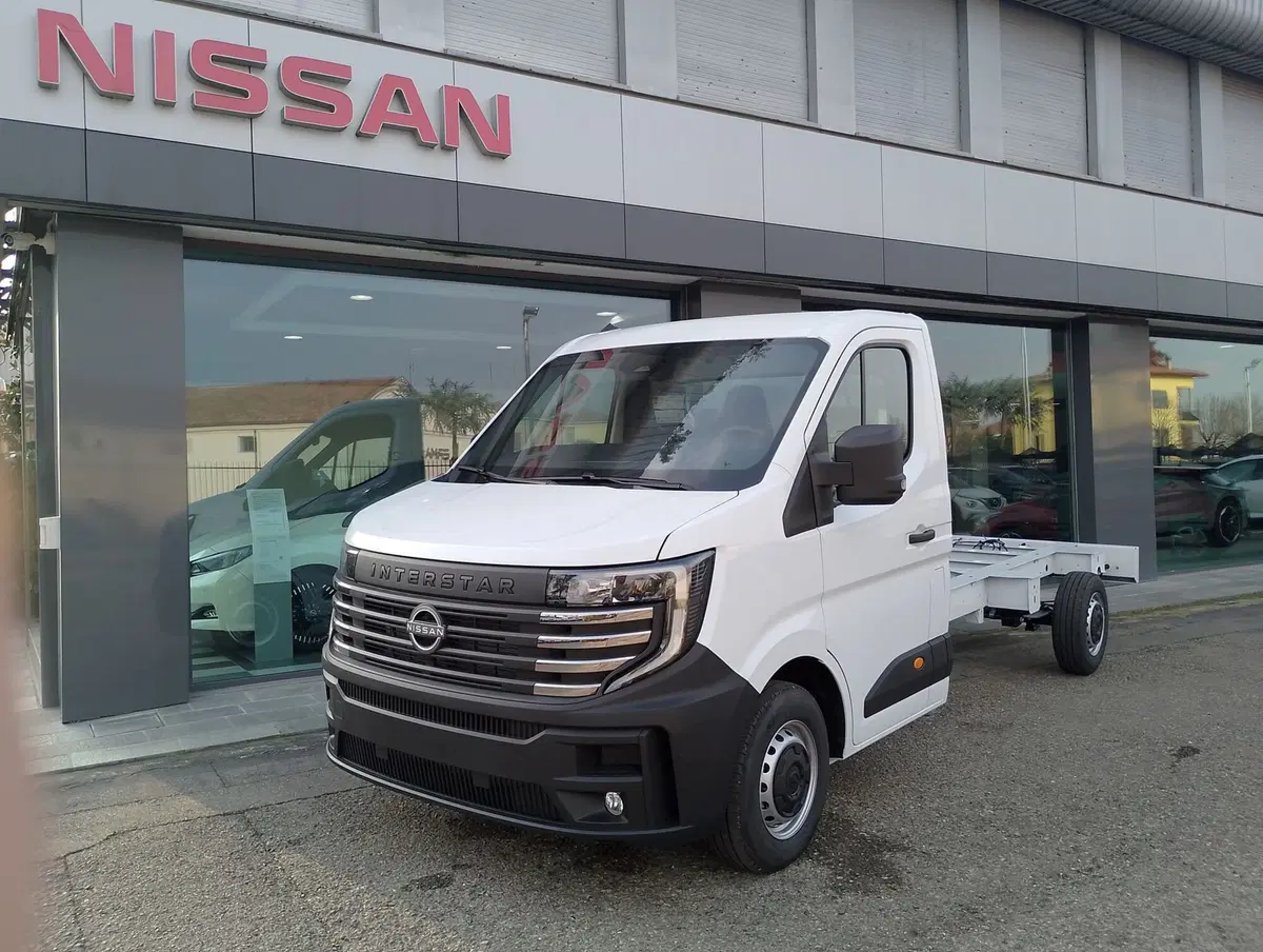 Nissan Interstar Furgone nuova a Modena