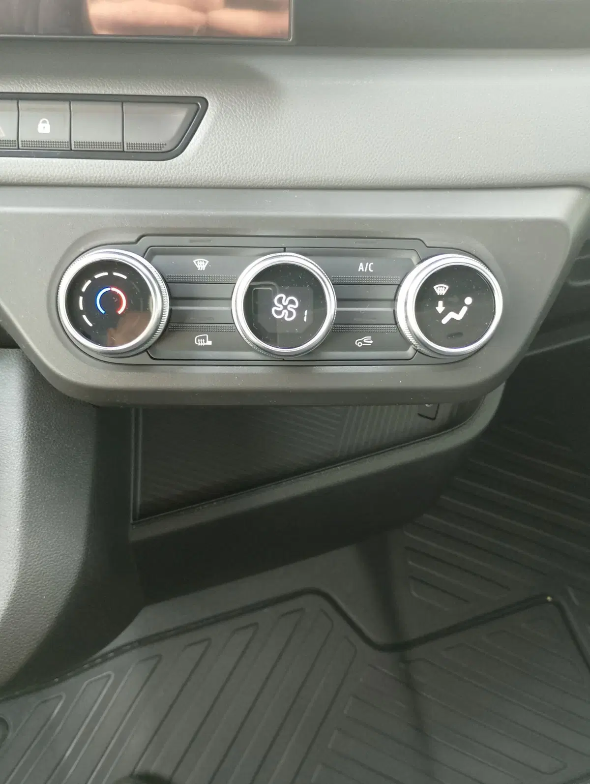 Nissan Interstar Furgone nuova a Modena (19)