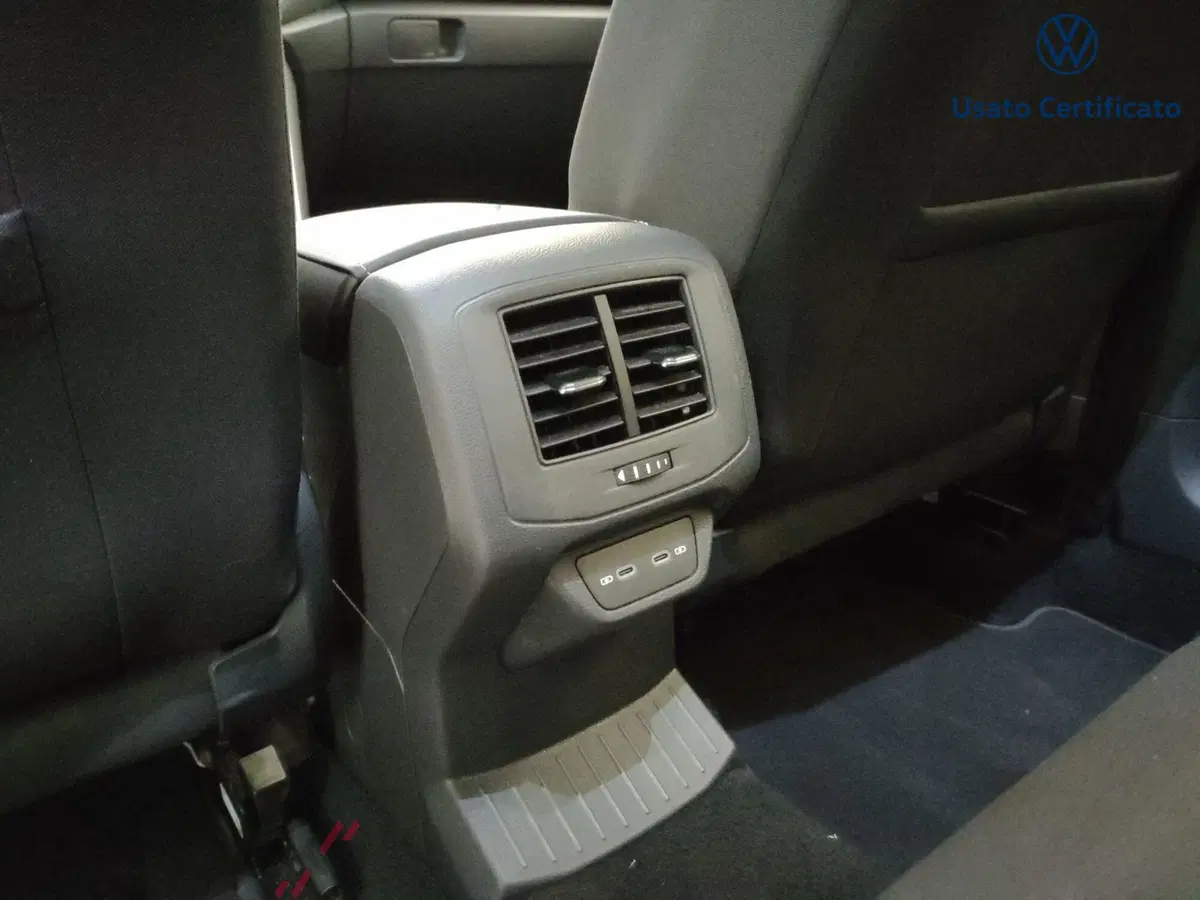 Volkswagen T-Roc usata a Varese (11)
