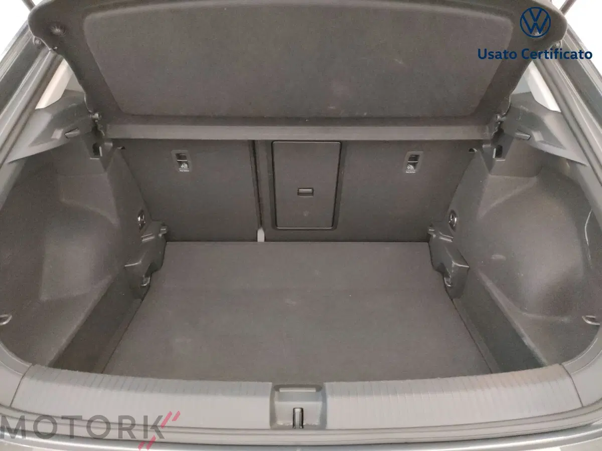 Volkswagen T-Roc usata a Varese (8)