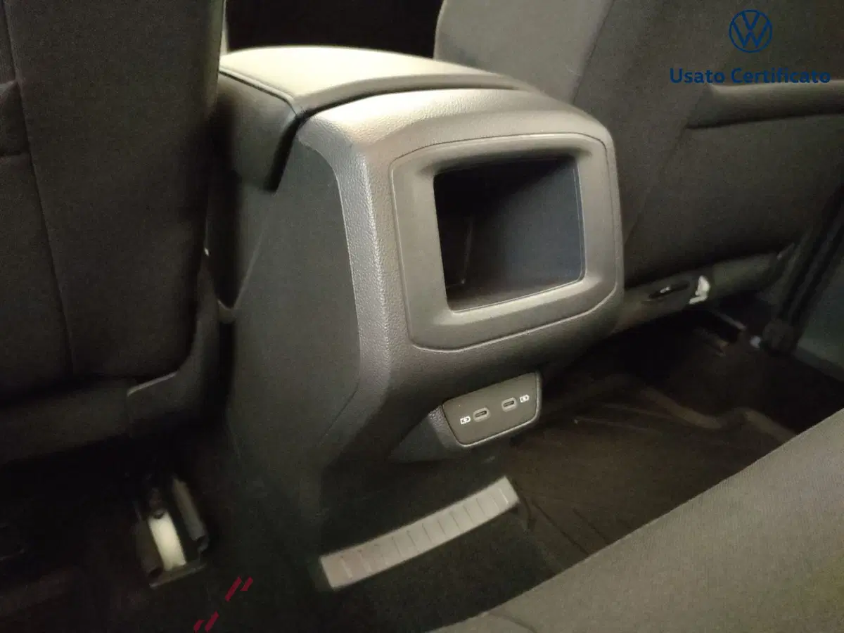Volkswagen T-Cross usata a Varese (12)