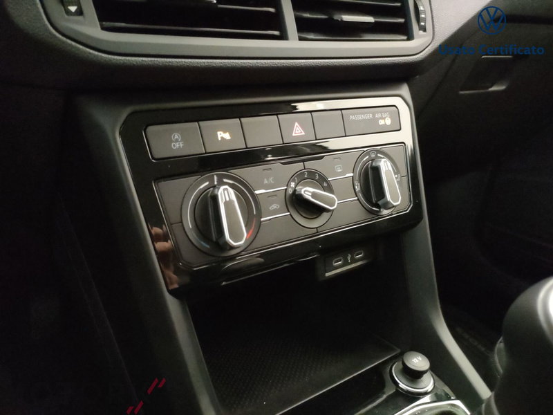 Volkswagen T-Cross usata a Varese (14)