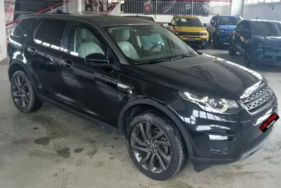 Land Rover Discovery Sport 2.0 TD4 180 CV HSE del 2017 usata a Orvieto