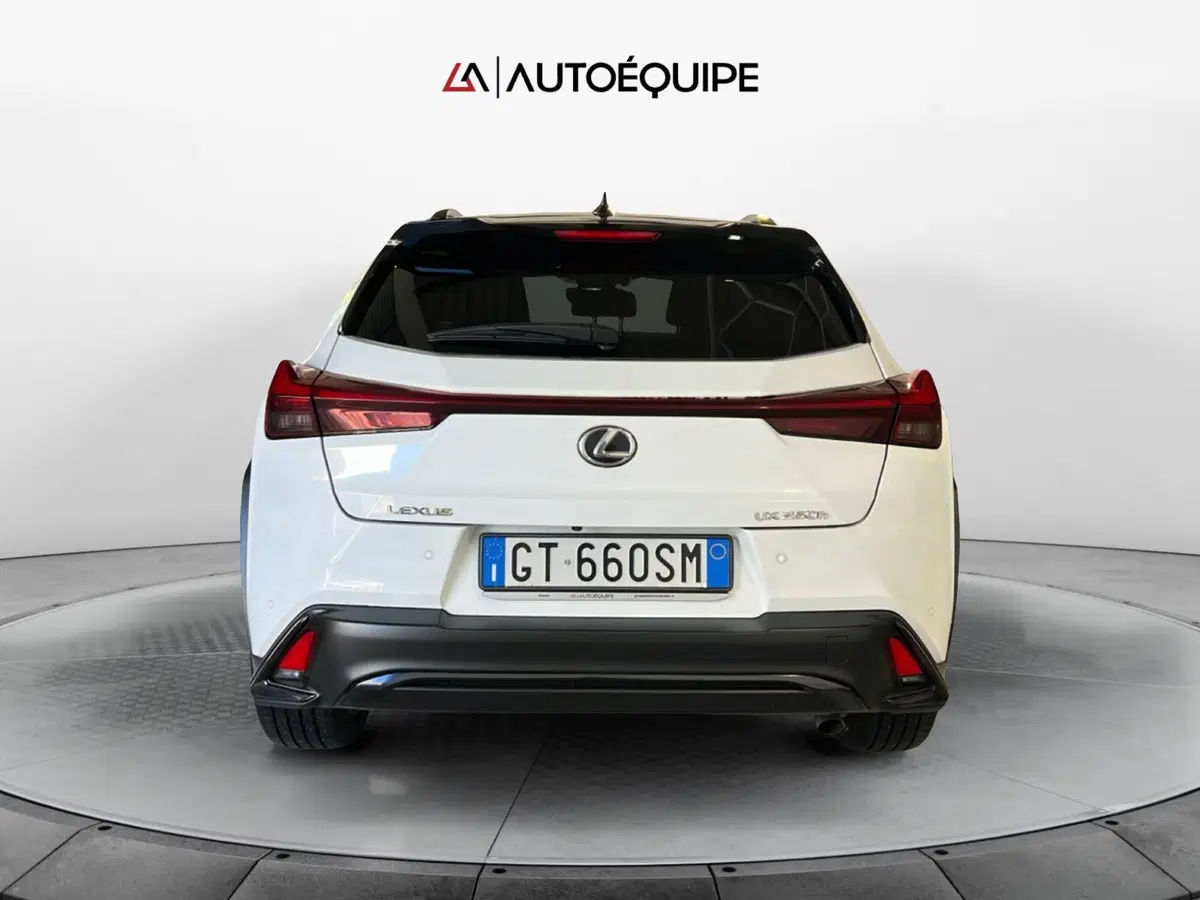 Lexus UX usata a Roma (4)