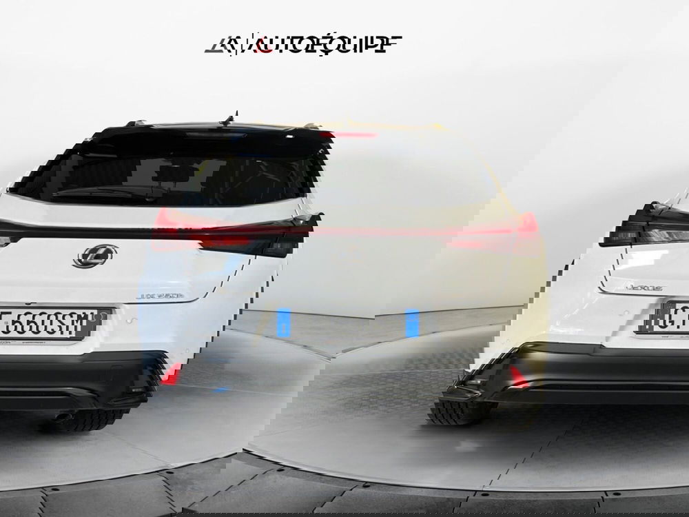 Lexus UX usata a Roma (4)