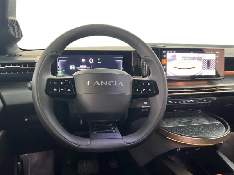 Lancia Ypsilon usata a Roma (12)