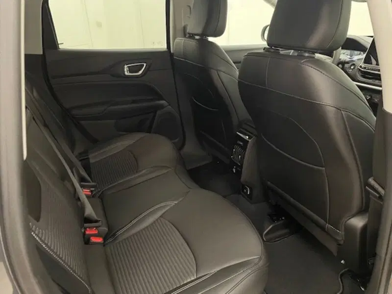Jeep Compass nuova a Asti (16)