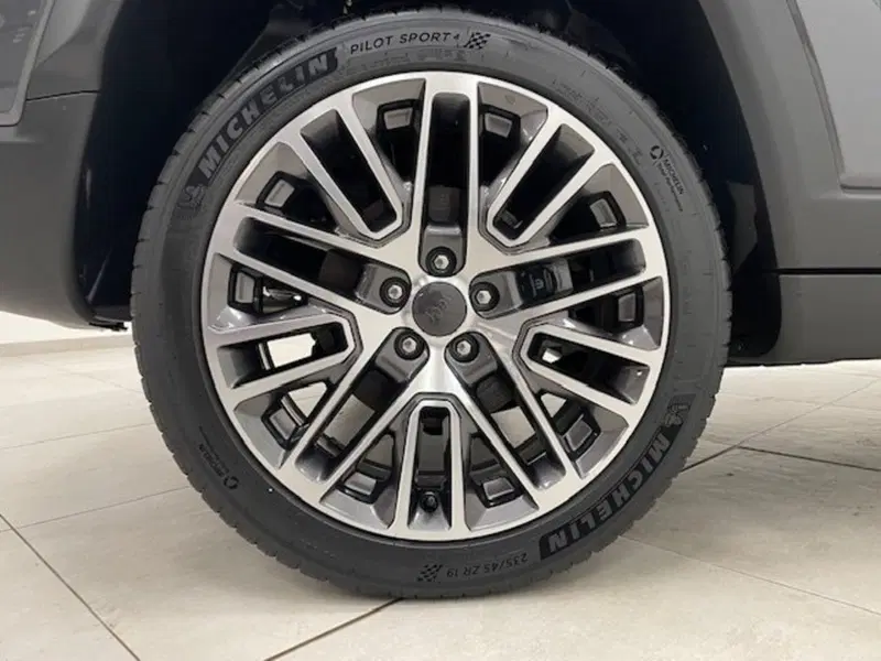 Jeep Compass nuova a Asti (19)