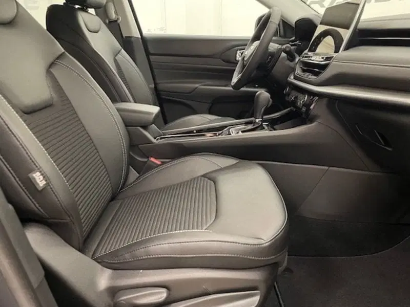 Jeep Compass nuova a Asti (6)