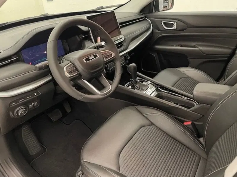 Jeep Compass nuova a Asti (8)