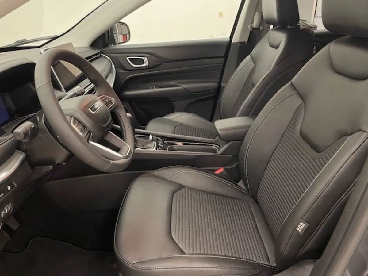 Jeep Compass nuova a Asti (9)