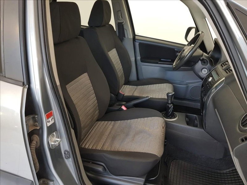 Suzuki S-Cross usata a Lucca (11)