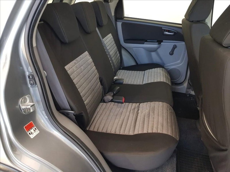 Suzuki S-Cross usata a Lucca (12)