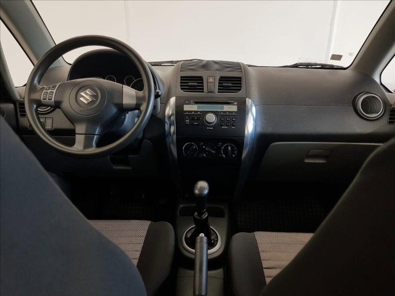 Suzuki S-Cross usata a Lucca (13)