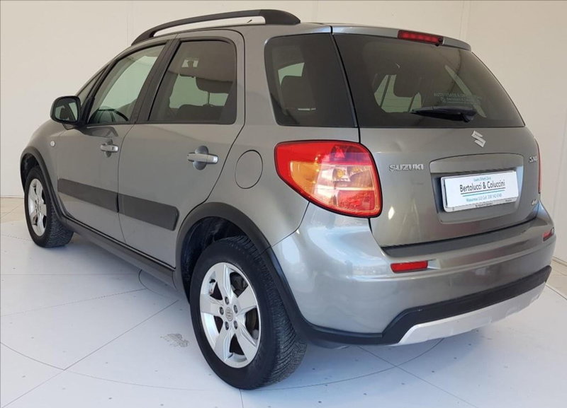 Suzuki S-Cross usata a Lucca (4)