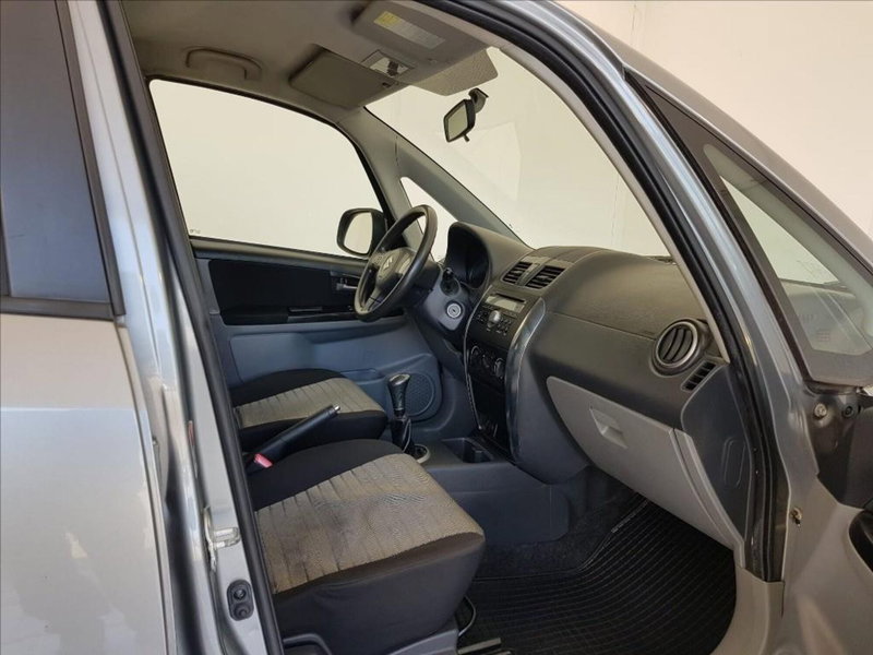 Suzuki S-Cross usata a Lucca (10)