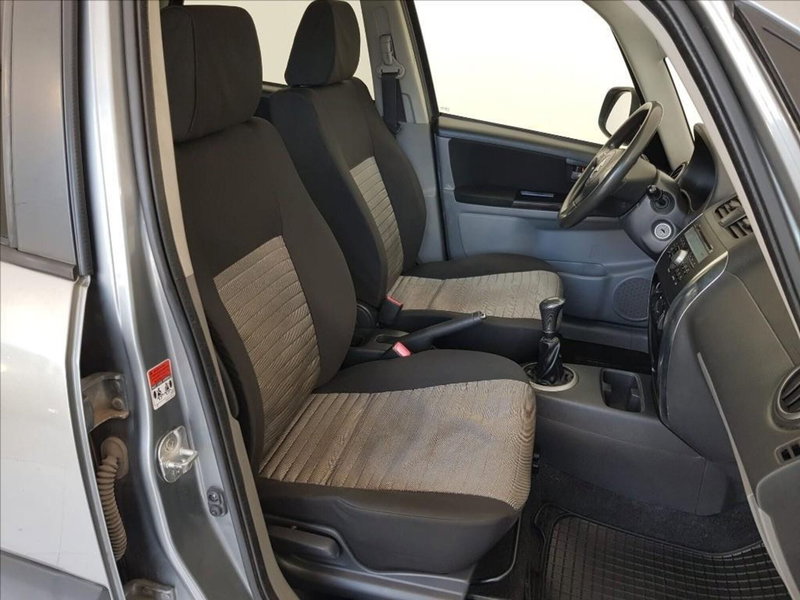 Suzuki S-Cross usata a Lucca (11)