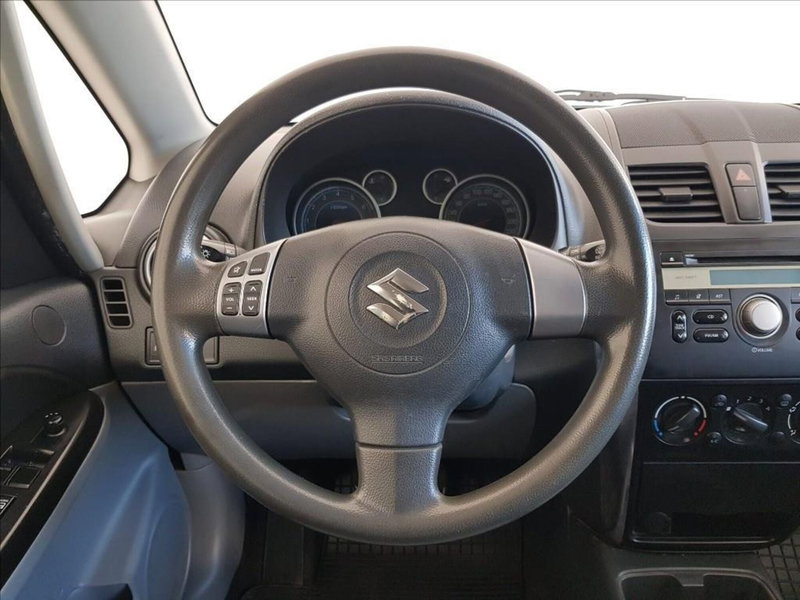 Suzuki S-Cross usata a Lucca (14)
