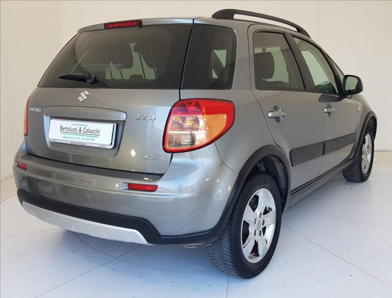 Suzuki S-Cross usata a Lucca (6)