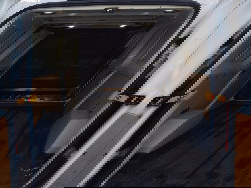 Ford Transit Custom Furgone usata a Milano (12)