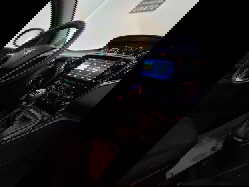 Lancia Ypsilon usata a Torino (11)