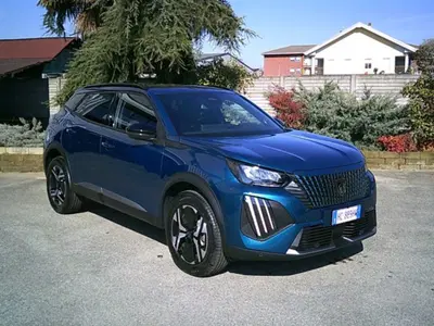 Peugeot 2008 1.2 hybrid Allure 145cv e-dcs6 nuova a Novara