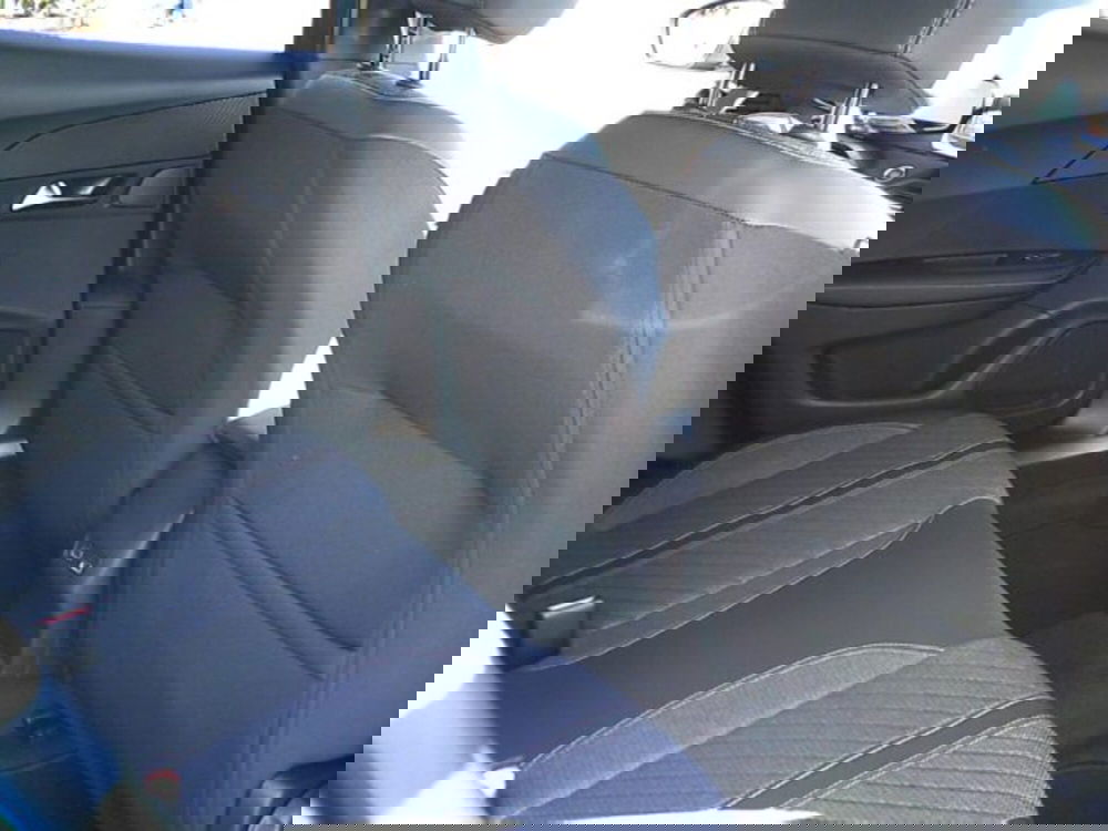 Peugeot 2008 nuova a Novara (10)