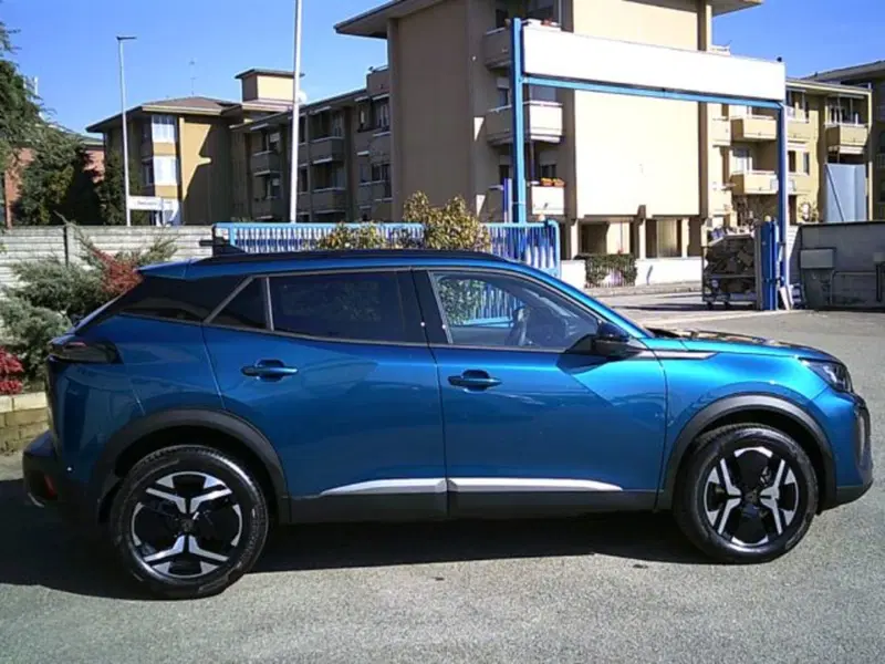 Peugeot 2008 nuova a Novara (4)