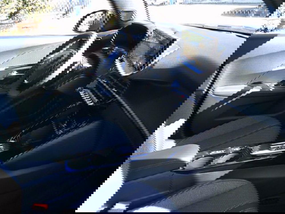 Peugeot 2008 nuova a Novara (9)