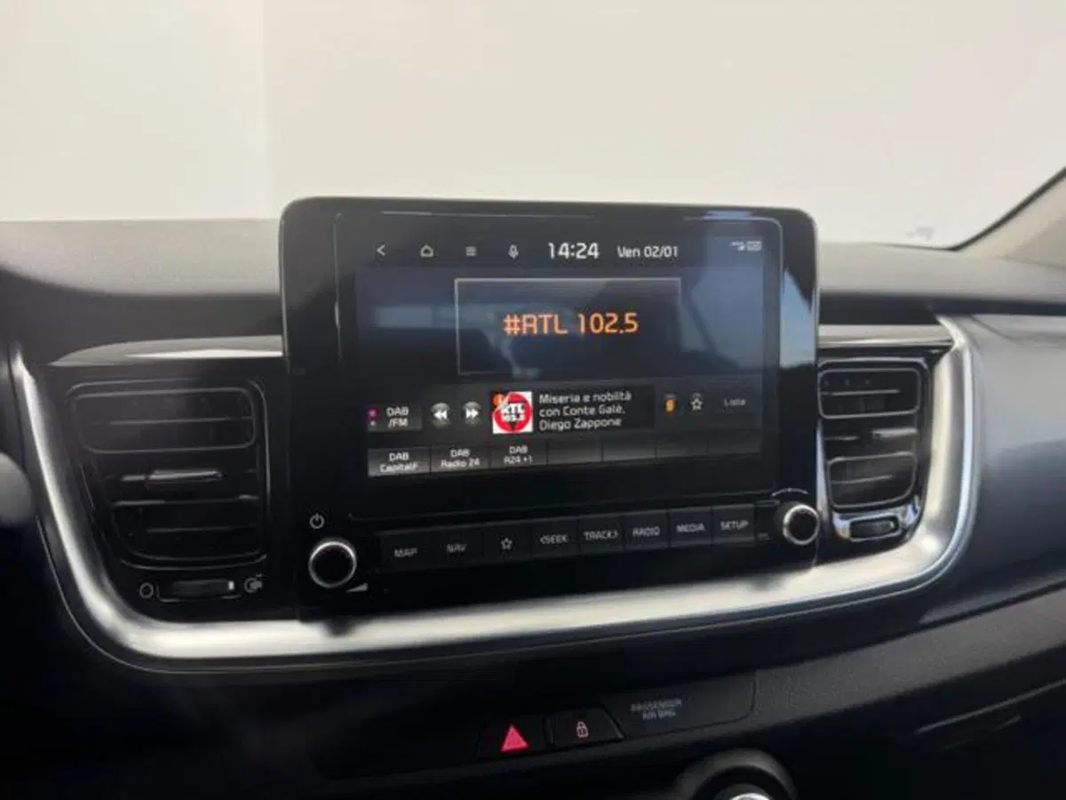 Kia Stonic usata a Como (13)