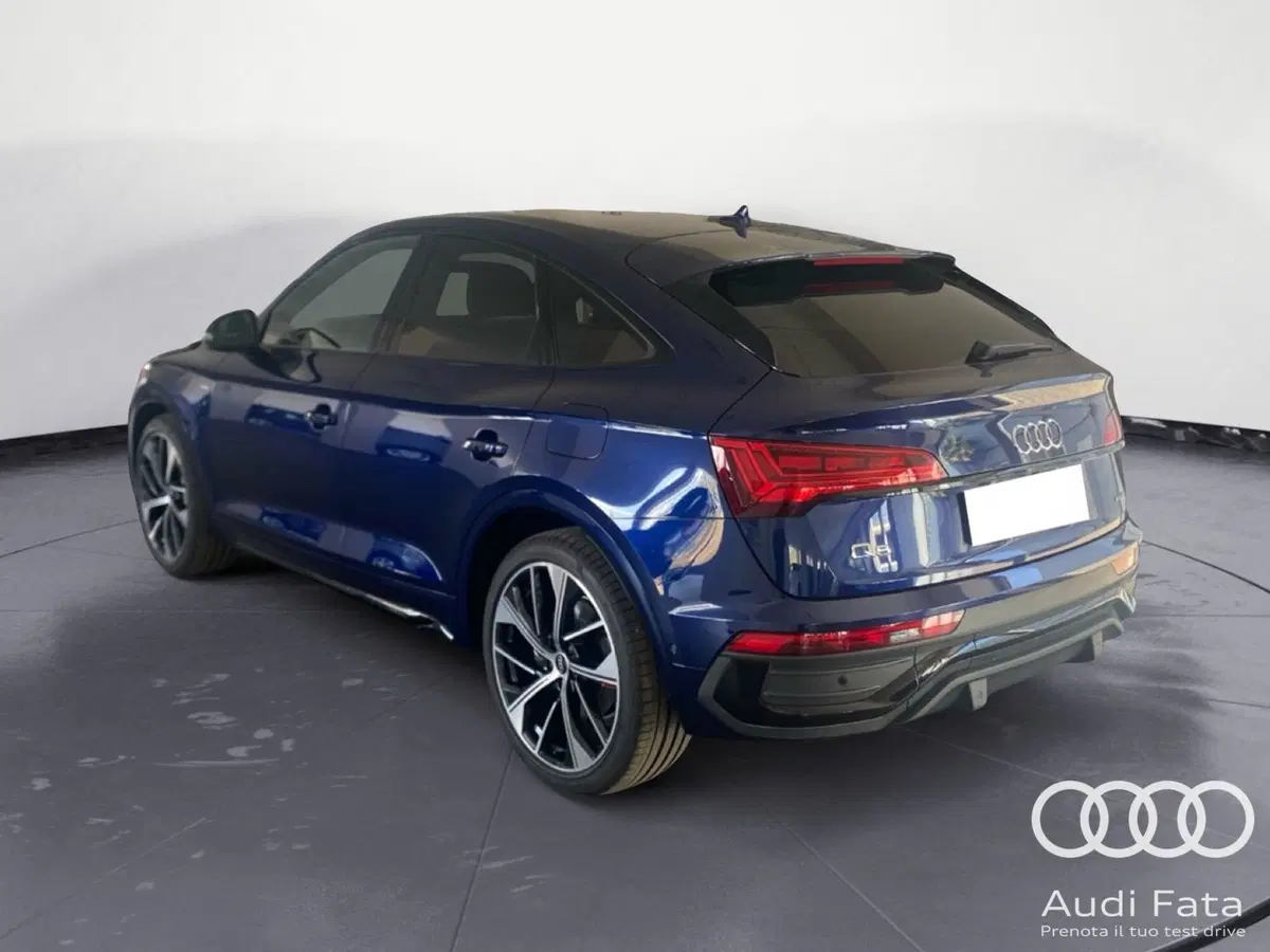 Audi Q5 Sportback nuova a Catania (3)