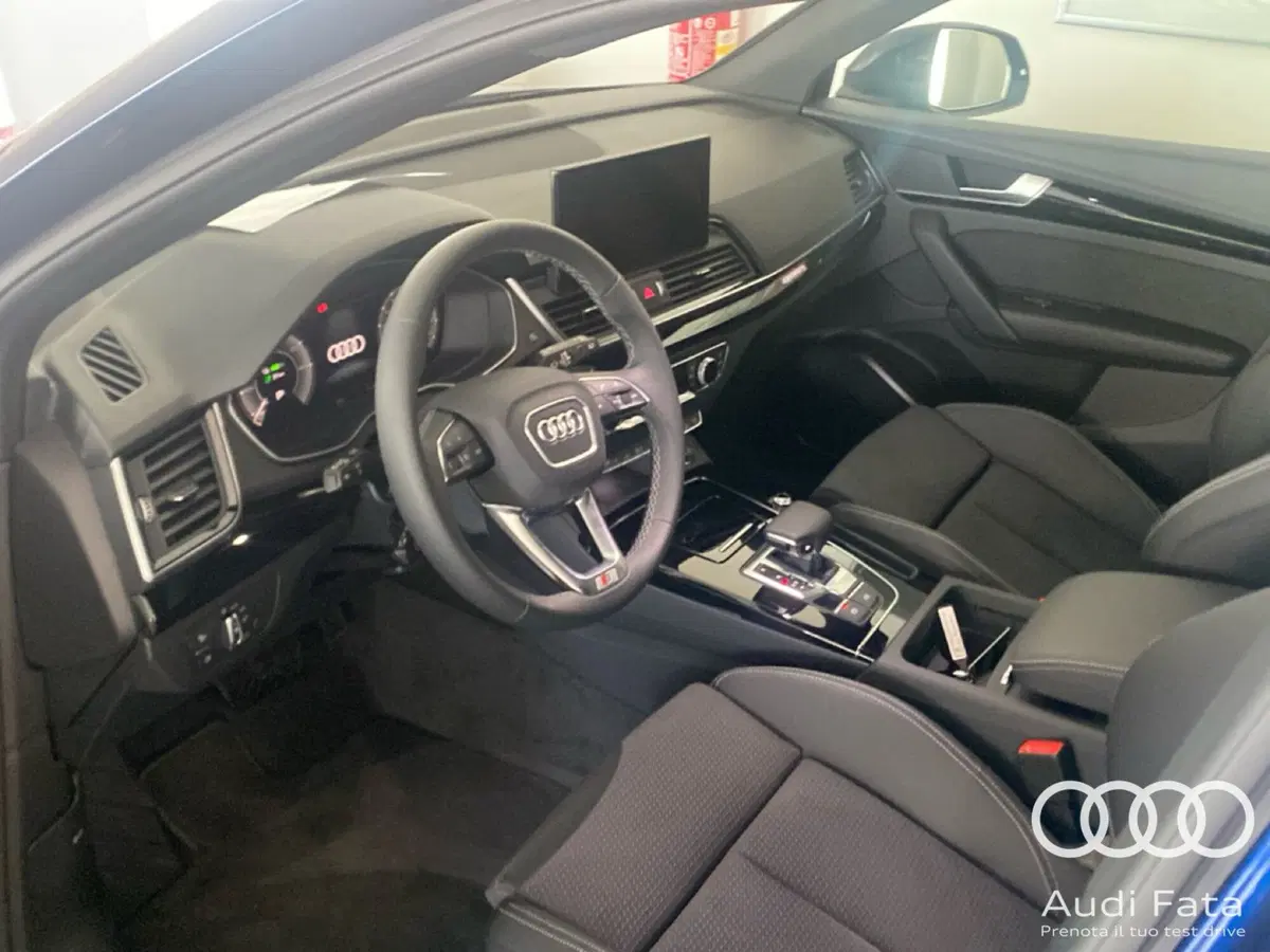 Audi Q5 Sportback nuova a Catania (4)