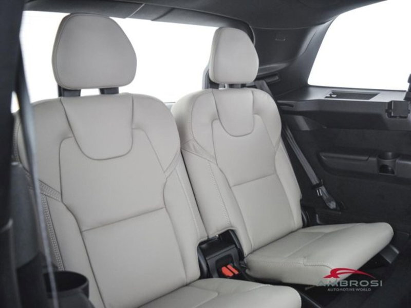 Volvo XC90 nuova a Perugia (12)