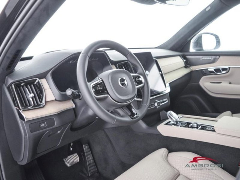 Volvo XC90 nuova a Perugia (8)