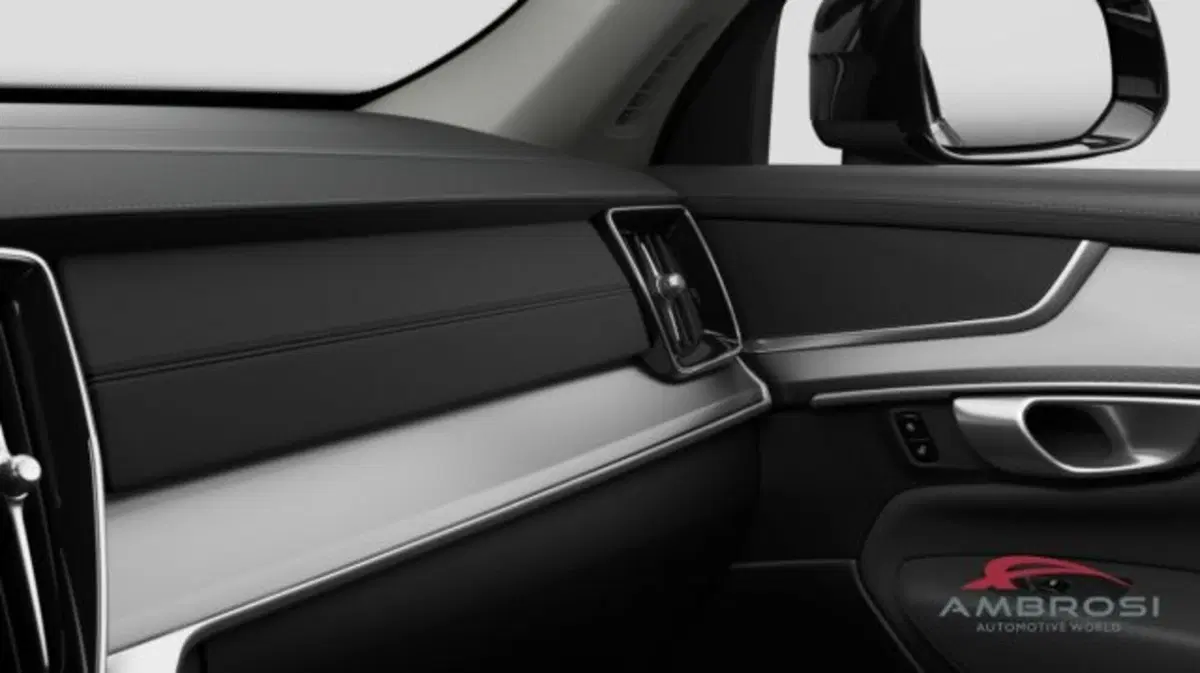 Volvo XC90 nuova a Perugia