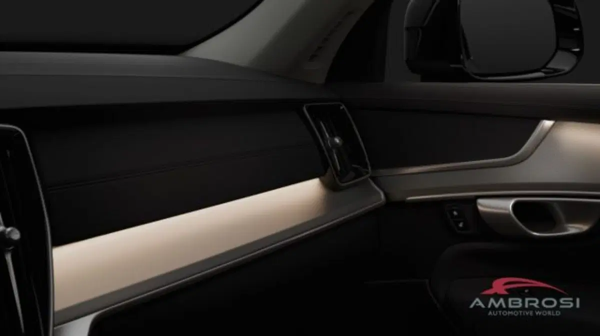 Volvo XC90 nuova a Perugia (2)