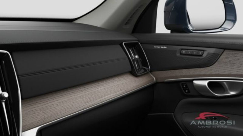 Volvo XC90 nuova a Perugia (14)