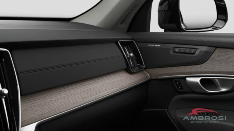 Volvo XC90 nuova a Perugia (14)