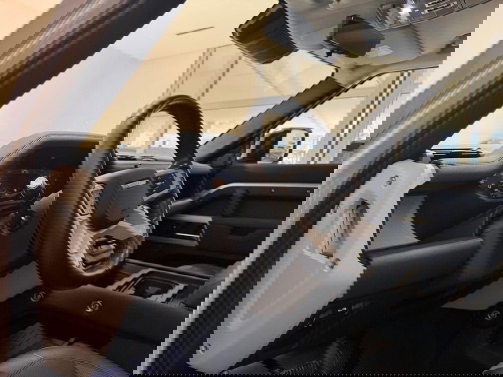 Land Rover Defender usata a Varese (12)