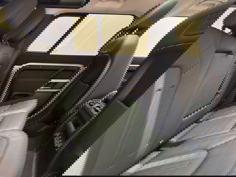 Land Rover Defender usata a Varese (5)