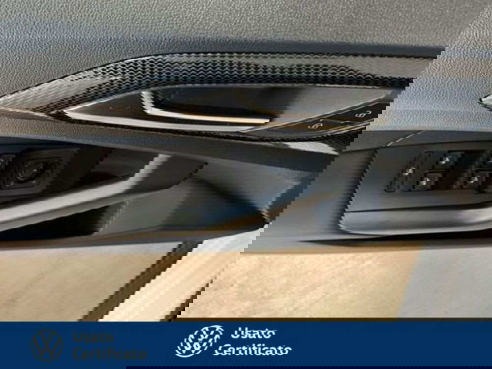 Volkswagen T-Cross nuova a Vicenza (15)