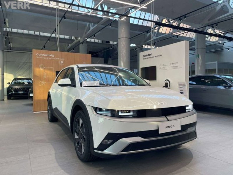 Hyundai Ioniq 5 nuova a Milano