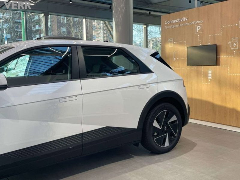 Hyundai Ioniq 5 nuova a Milano (11)
